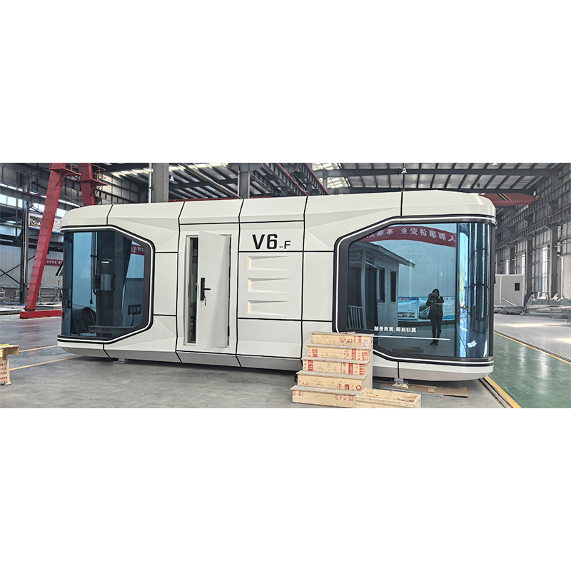 How does the ventilation design of space capsule B&B avoid internal moisture and odor problems?